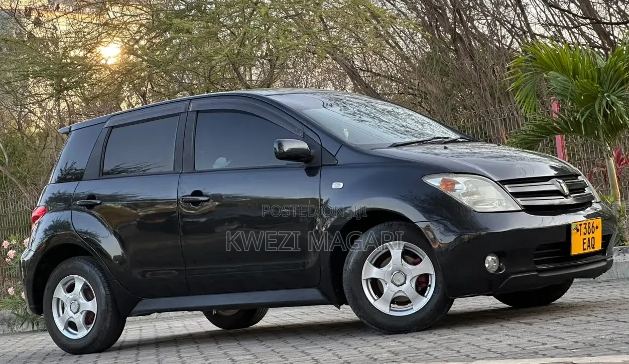Toyota IST 2003 Black