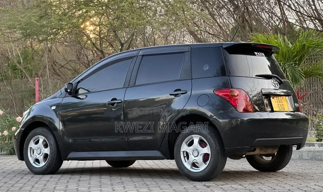 Toyota IST 2003 Black