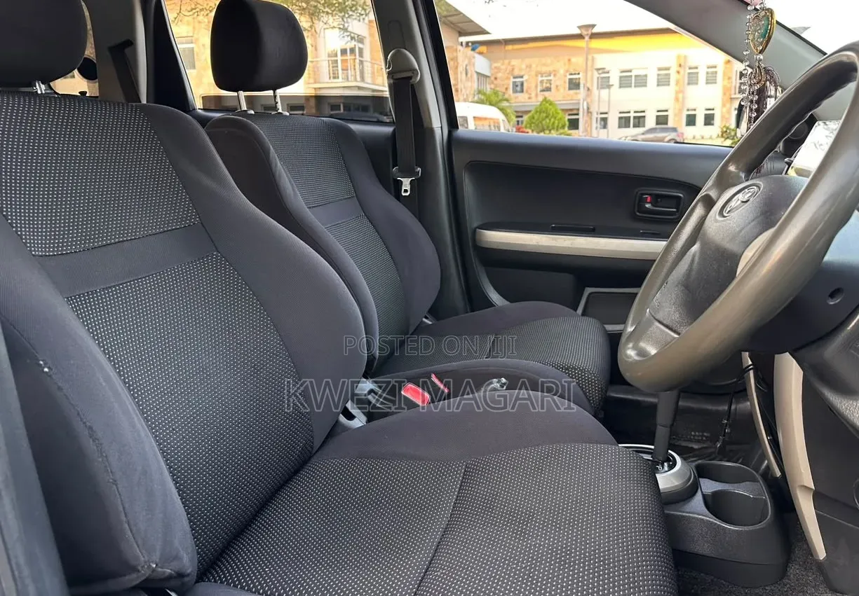 Toyota IST 2003 Black