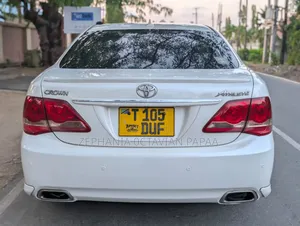 Toyota Crown 2009 White