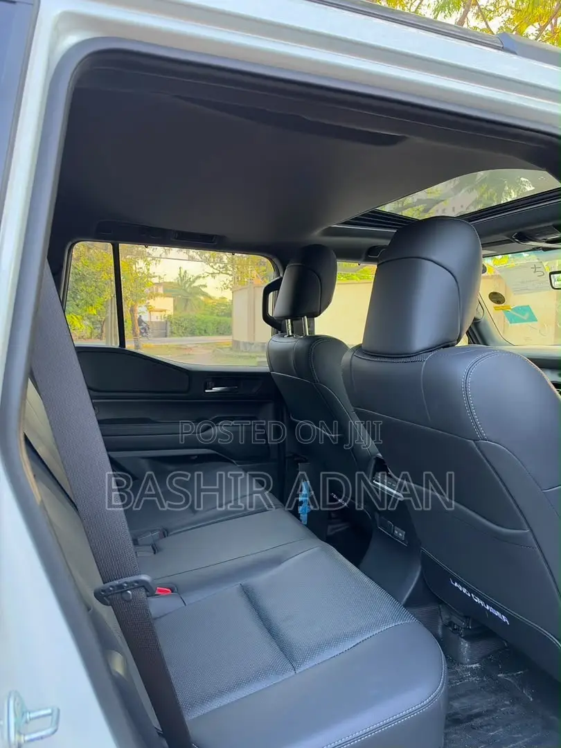 Toyota Land Cruiser Prado 2.8 2024 White