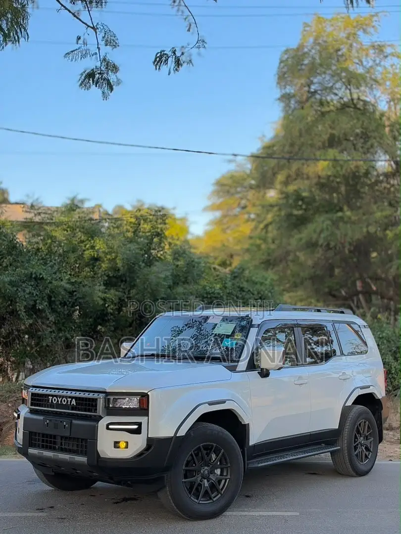 Toyota Land Cruiser Prado 2.8 2024 White