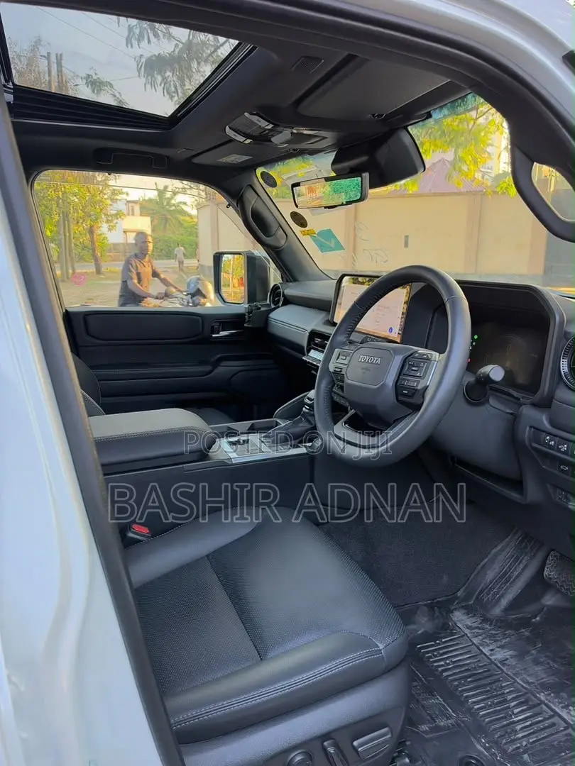 Toyota Land Cruiser Prado 2.8 2024 White
