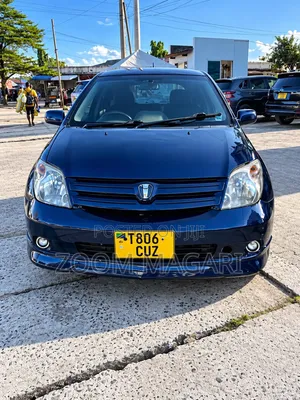 Toyota IST 2001 Blue