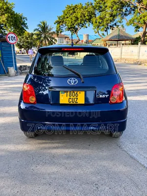 Toyota IST 2001 Blue