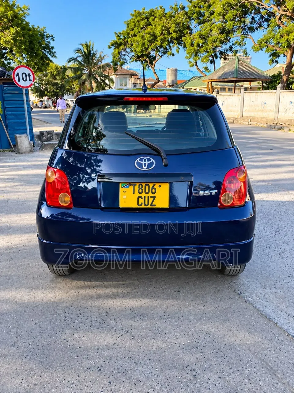 Toyota IST 2001 Blue