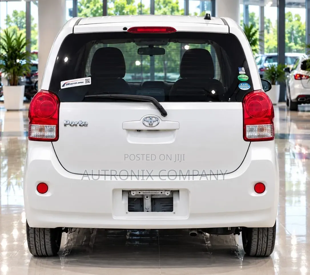 Toyota Porte 1.5 AWD 2013 White