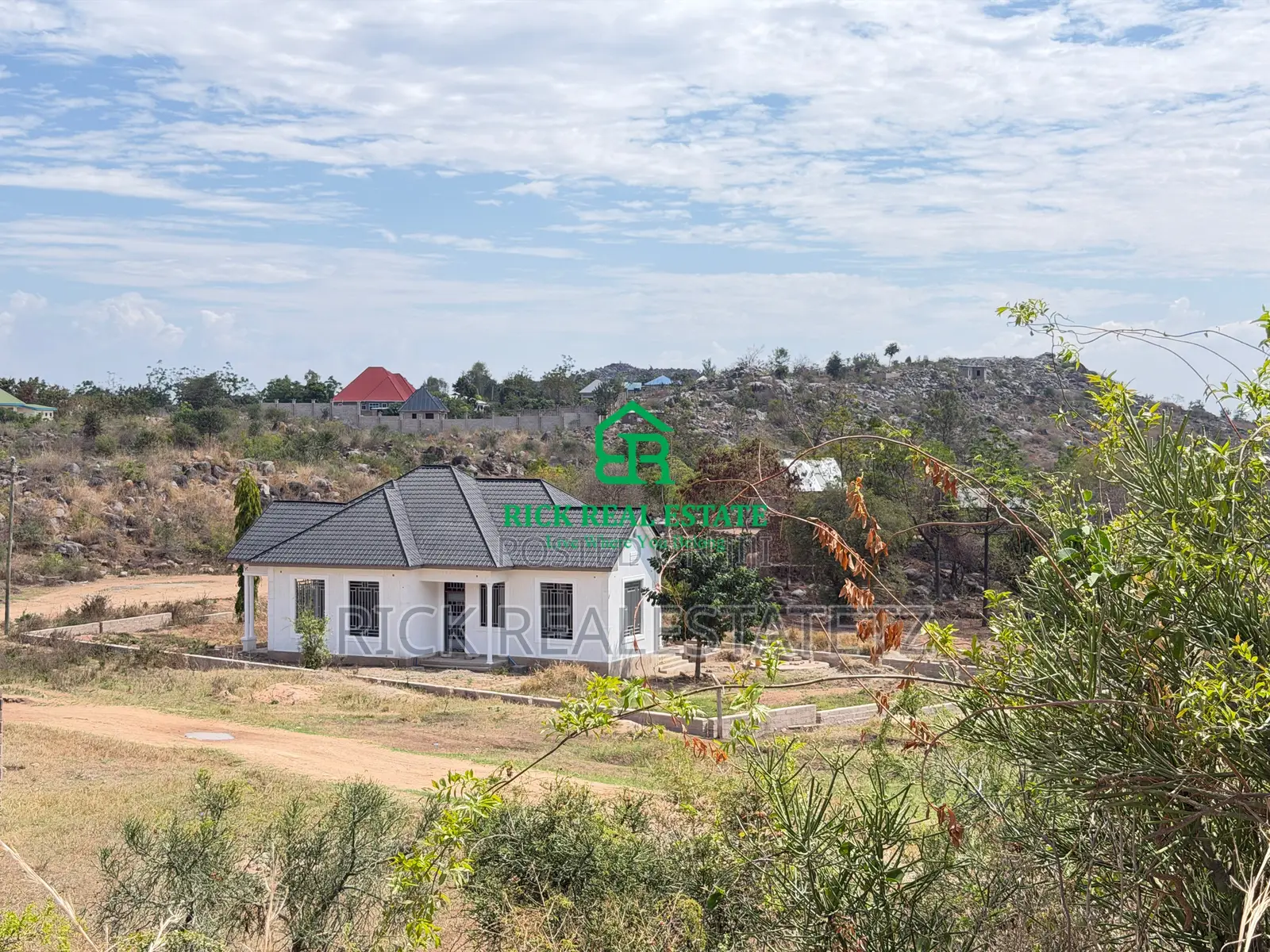 Kiwanja Kinauzwa Luchelele
