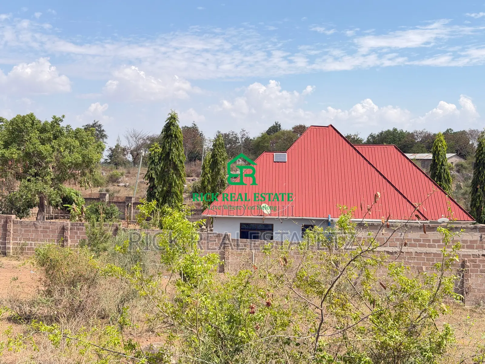 Kiwanja Kinauzwa Luchelele