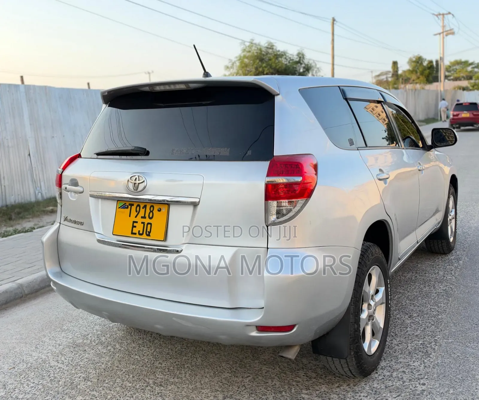 Toyota Vanguard 2010 Silver