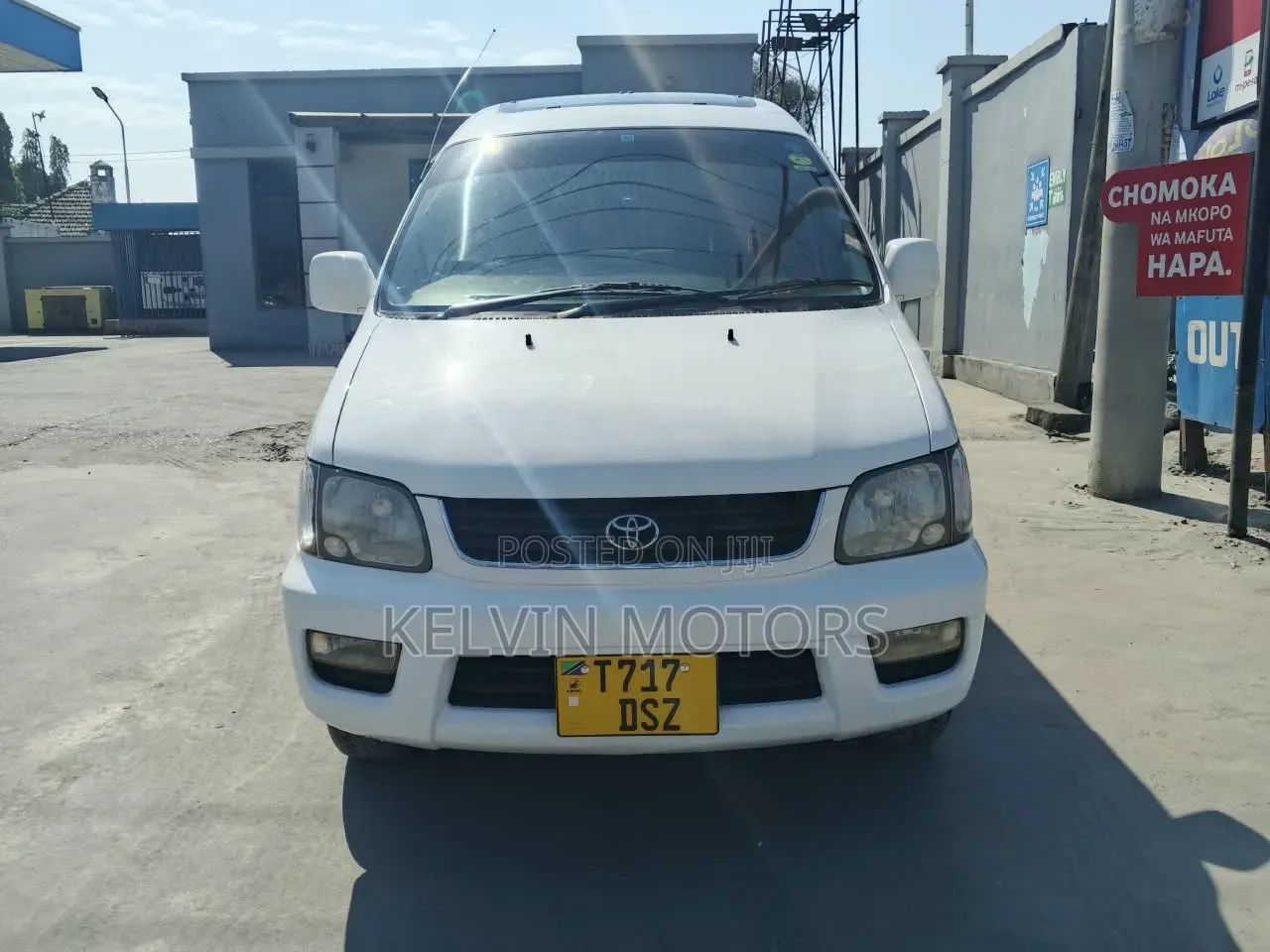 Toyota Noah 2002 White