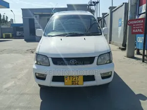 Toyota Noah 2002 White