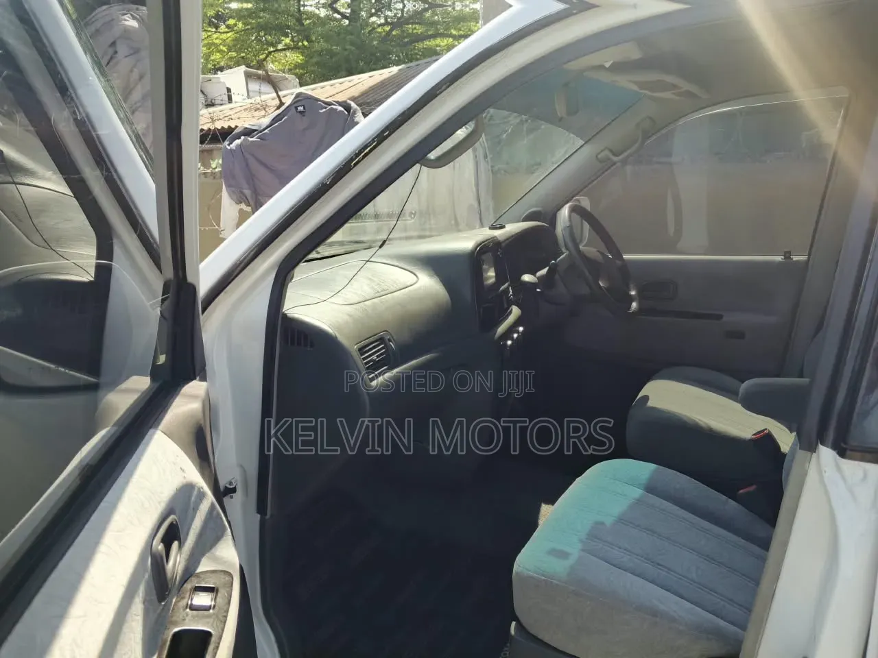 Toyota Noah 2002 White