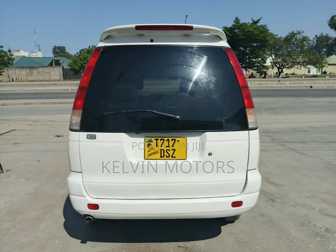 Toyota Noah 2002 White