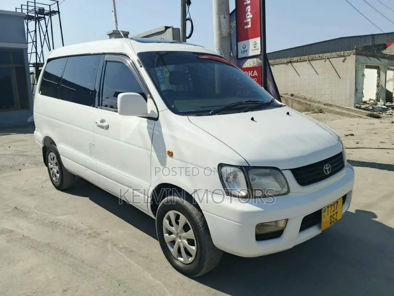 Toyota Noah 2002 White
