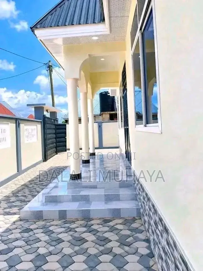 3bdrm House in Vianzi Street, Vikindu for sale