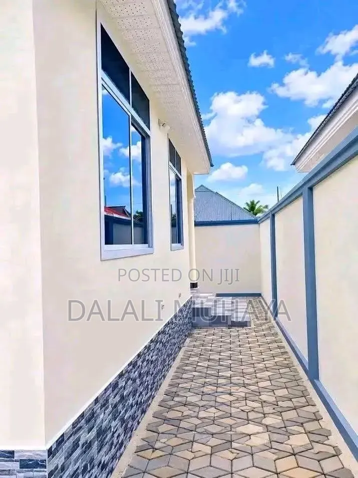 3bdrm House in Vianzi Street, Vikindu for sale