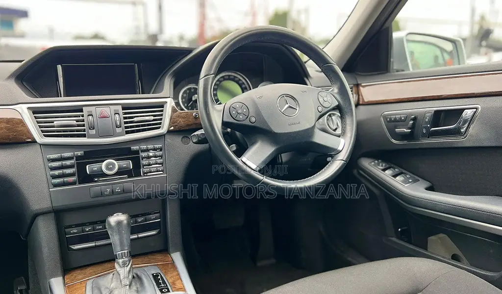 Mercedes-Benz E250 2011 Silver