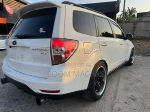 Subaru Forester 2011 Pearl