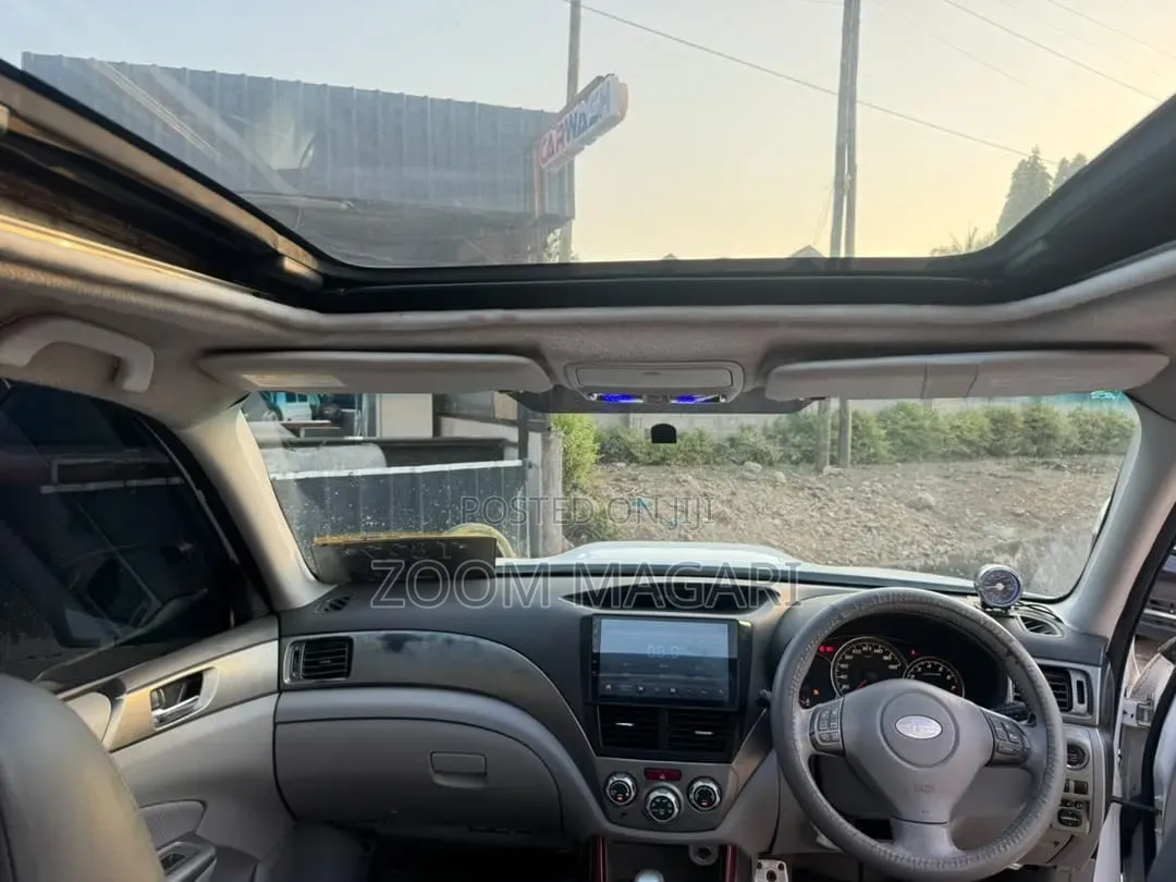 Subaru Forester 2011 Pearl
