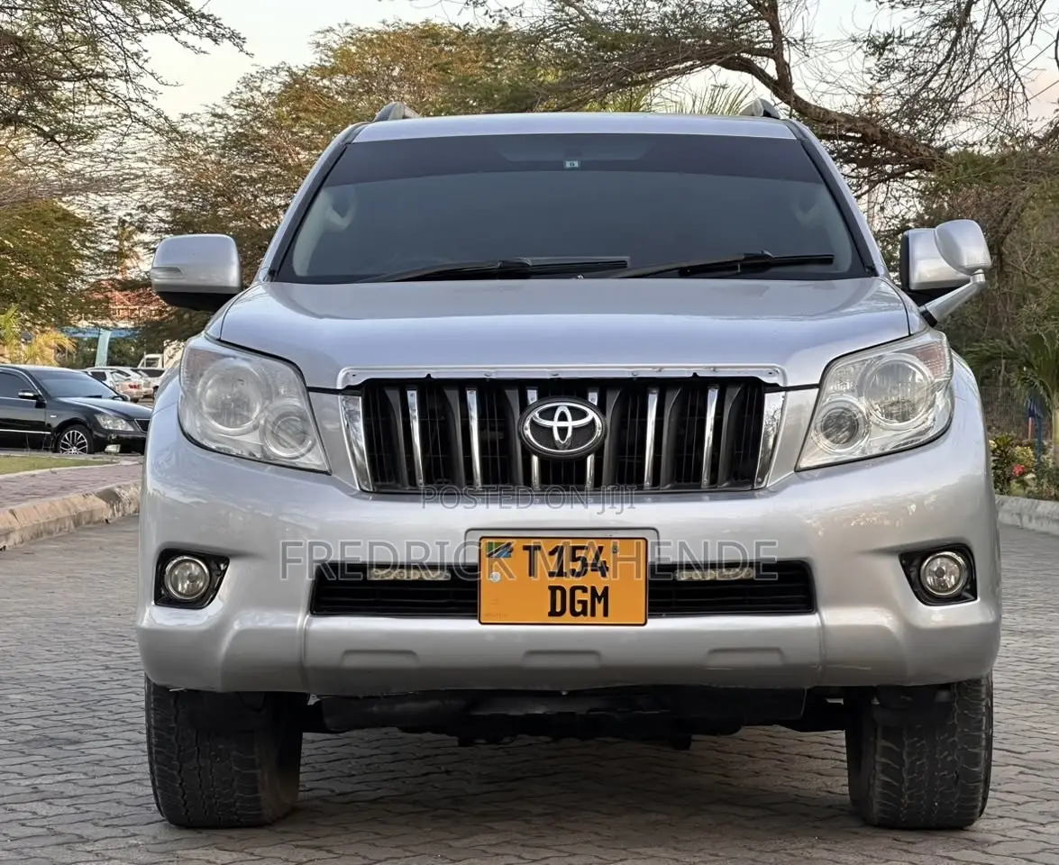Toyota Land Cruiser Prado 2014 Silver