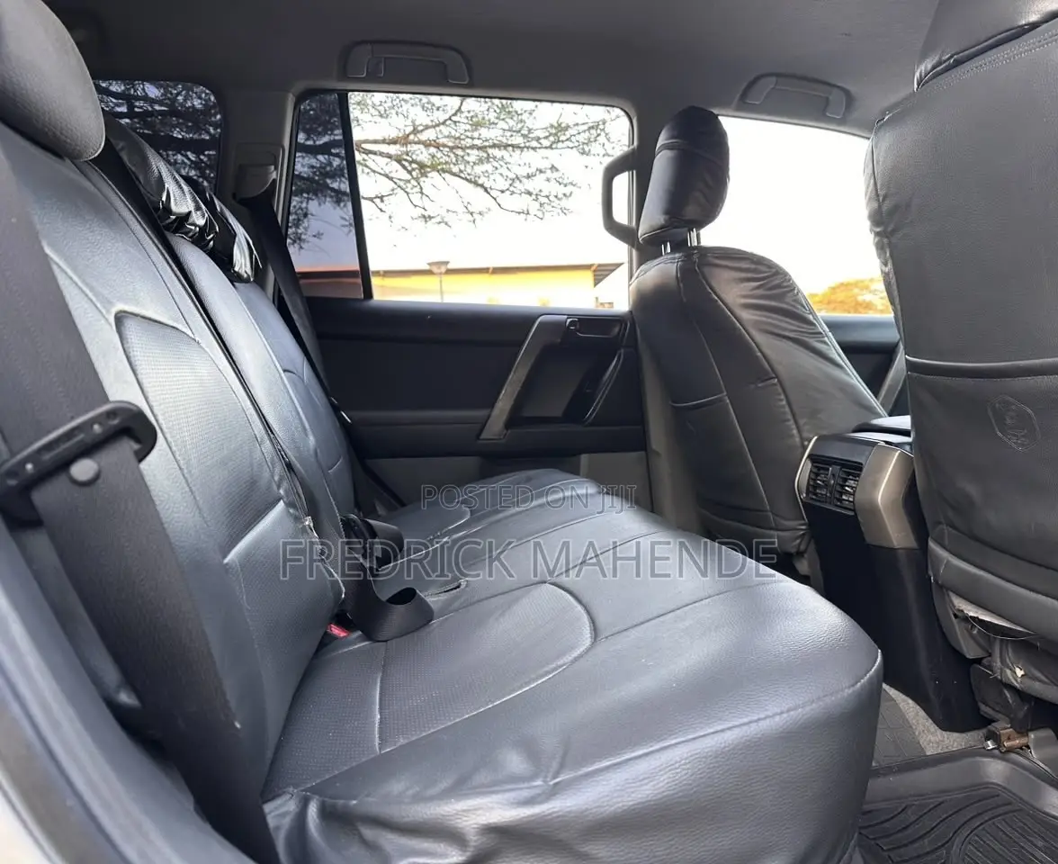 Toyota Land Cruiser Prado 2014 Silver