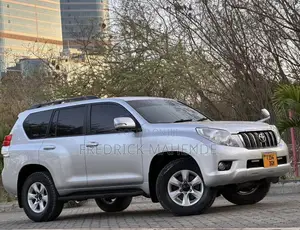 Toyota Land Cruiser Prado 2014 Silver
