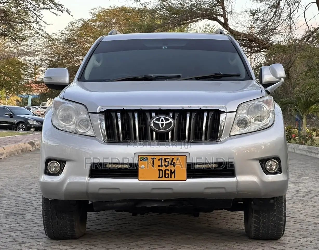 Toyota Land Cruiser Prado 2014 Silver