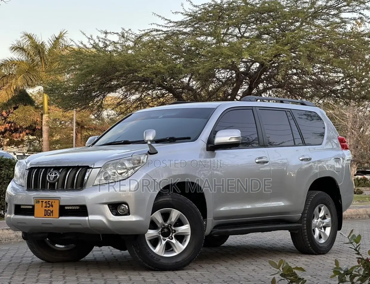 Toyota Land Cruiser Prado 2014 Silver