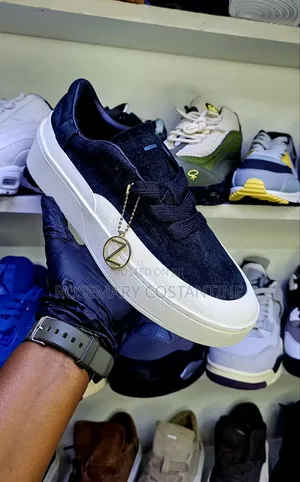 Labcourt Adidas