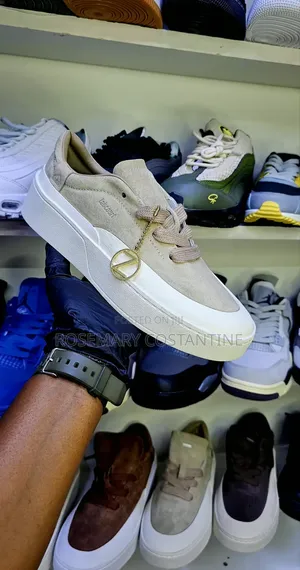 Labcourt Adidas