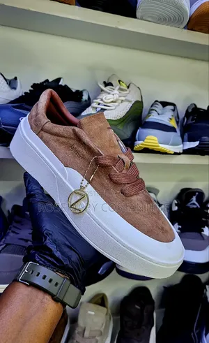 Labcourt Adidas