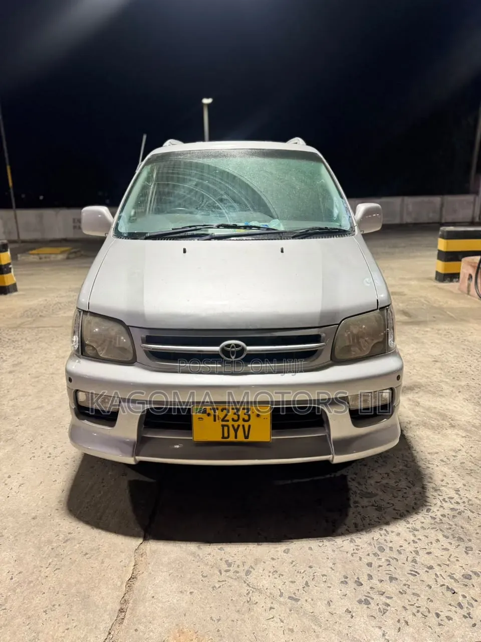 Toyota Noah 2001 Silver