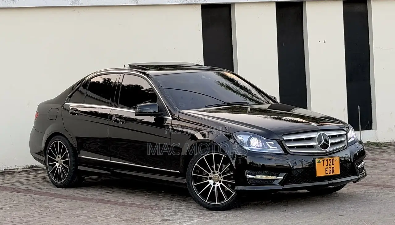 Mercedes-Benz C180 2013 Black