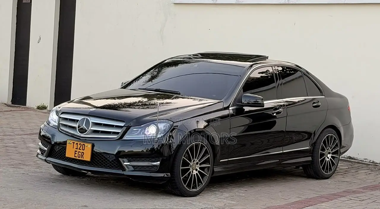 Mercedes-Benz C180 2013 Black