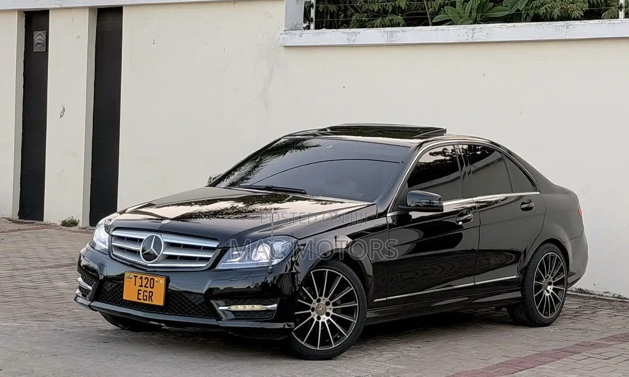 Mercedes-Benz C180 2013 Black