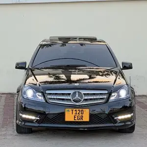 Mercedes-Benz C180 2013 Black