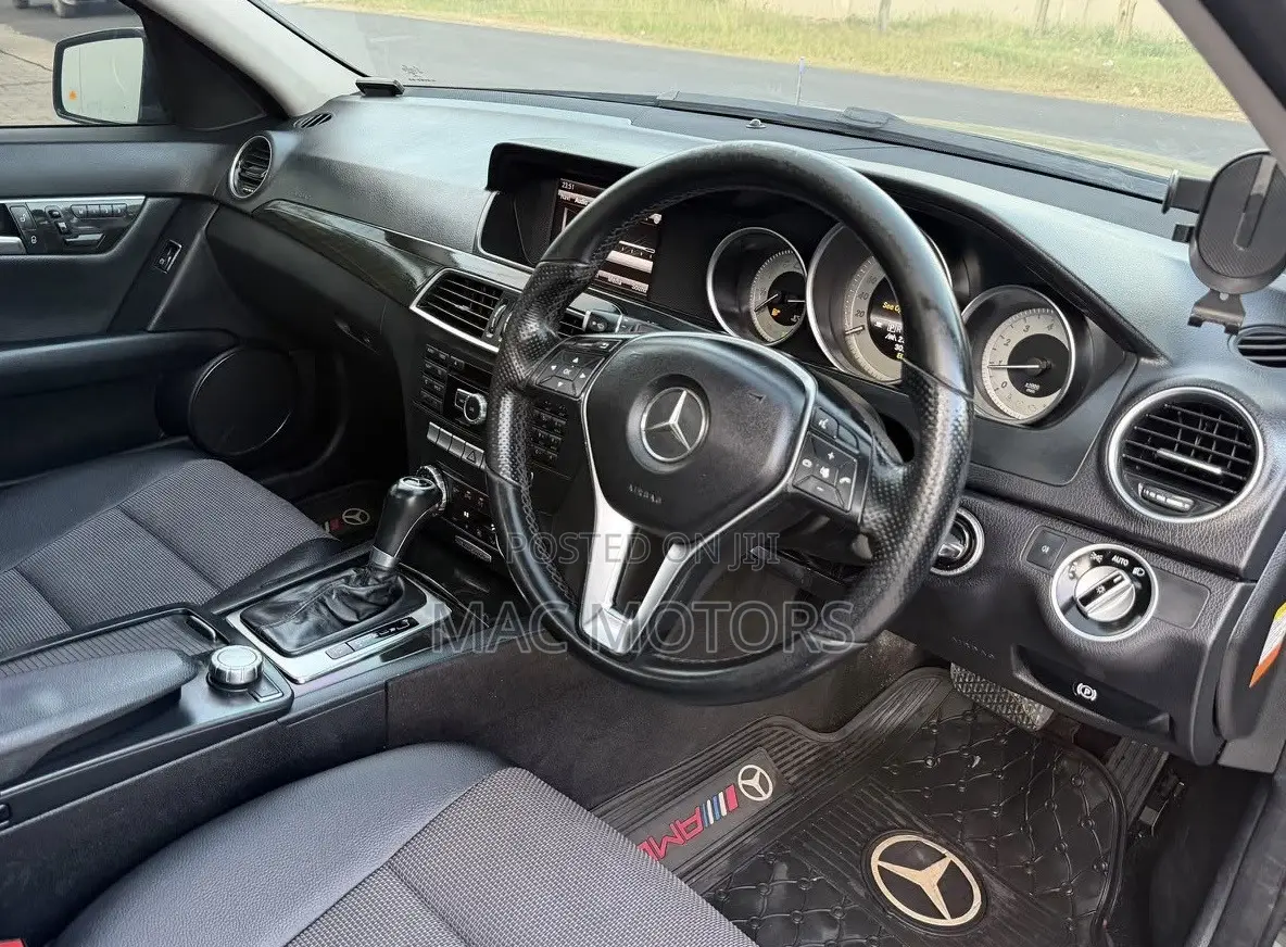 Mercedes-Benz C180 2013 Black
