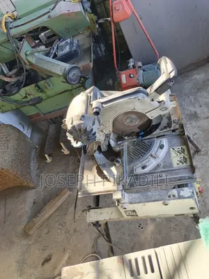 Miter Saw . Machine Za Mbao