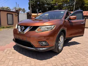 Nissan X-Trail 2.5 Petrol AWD 2016 Gold