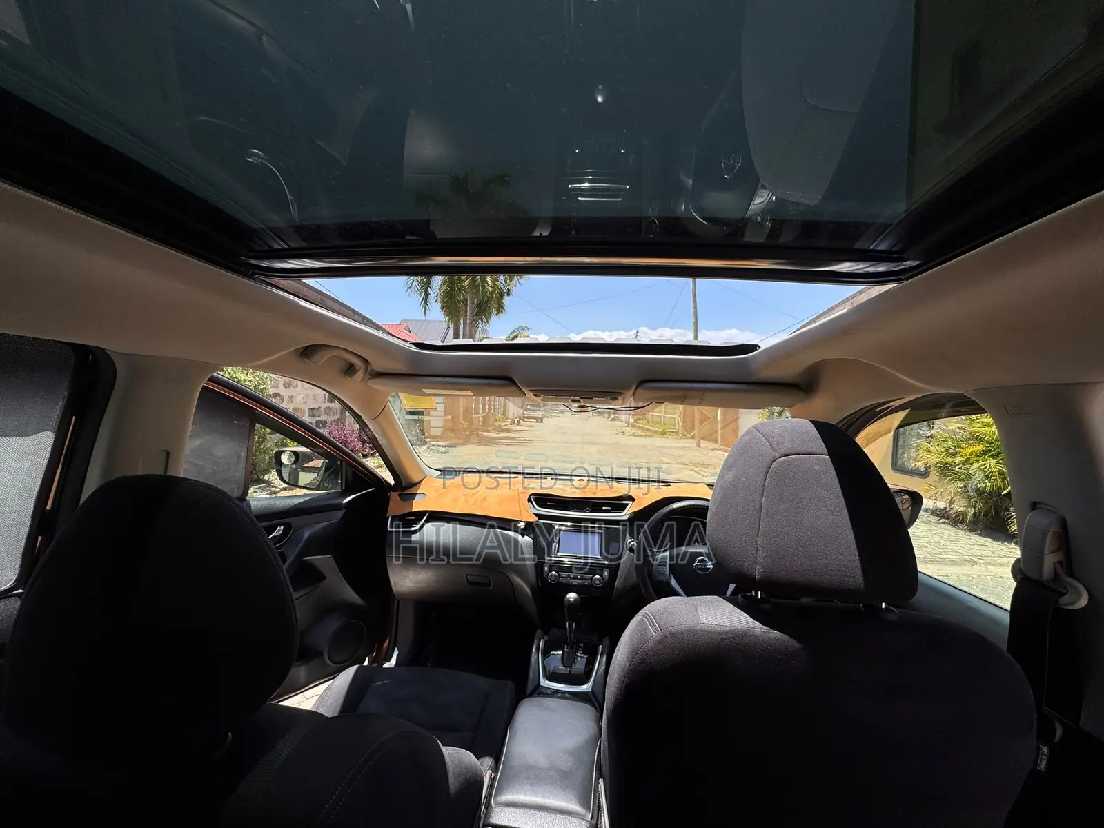 Nissan X-Trail 2.5 Petrol AWD 2016 Gold