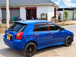 Toyota Corolla RunX 2004 Blue