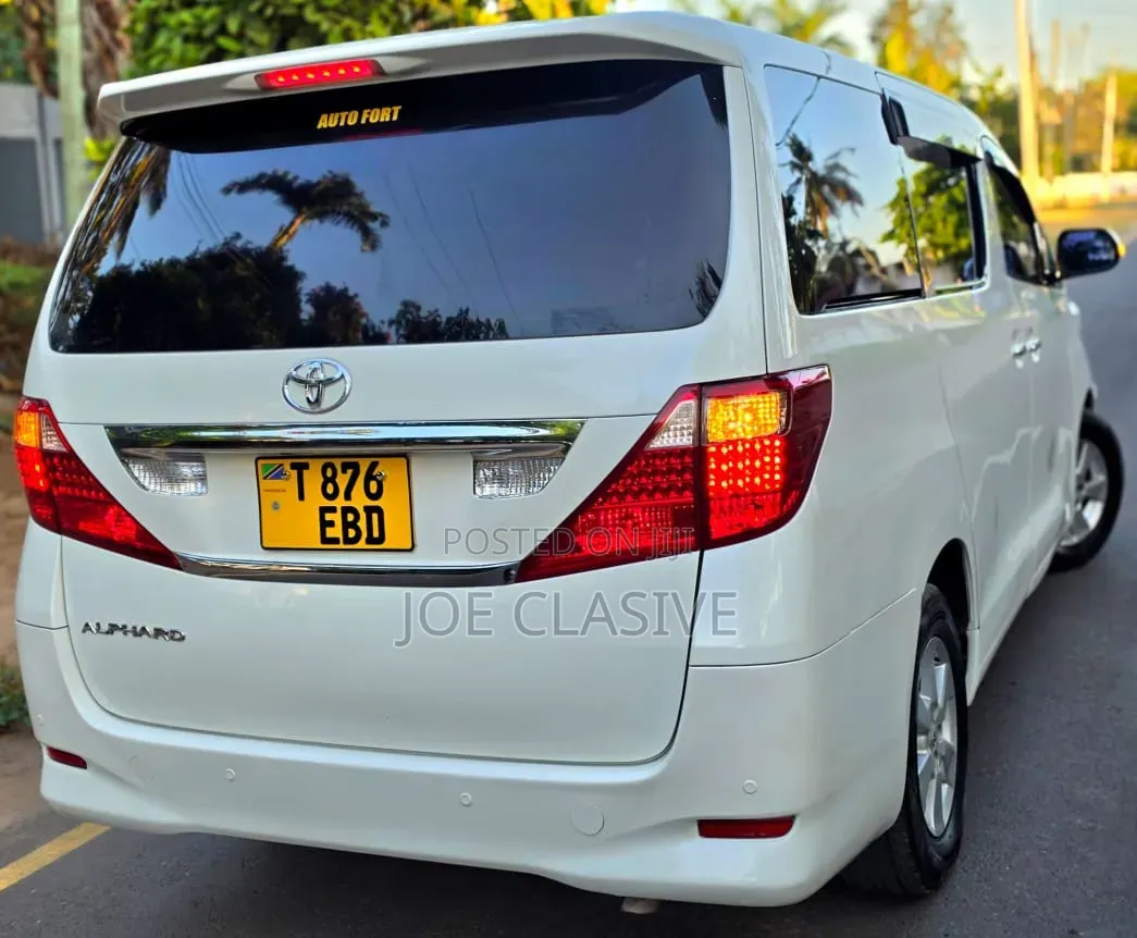 Toyota Alphard 2.4 Petrol FWD 2012 White