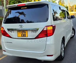 Toyota Alphard 2.4 Petrol FWD 2012 White