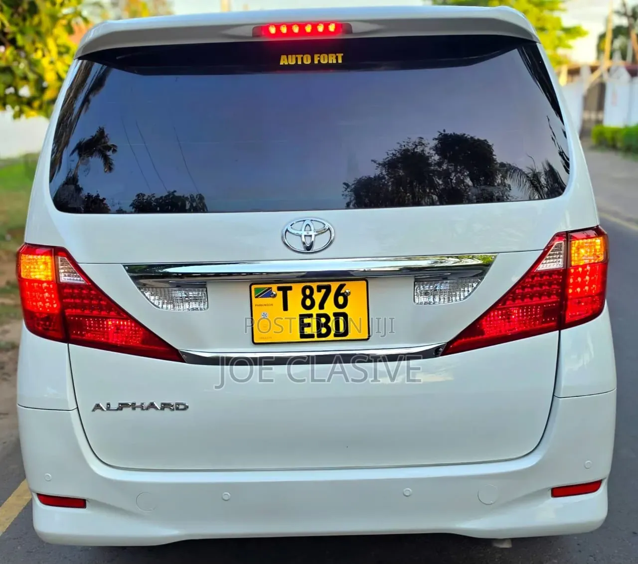 Toyota Alphard 2.4 Petrol FWD 2012 White