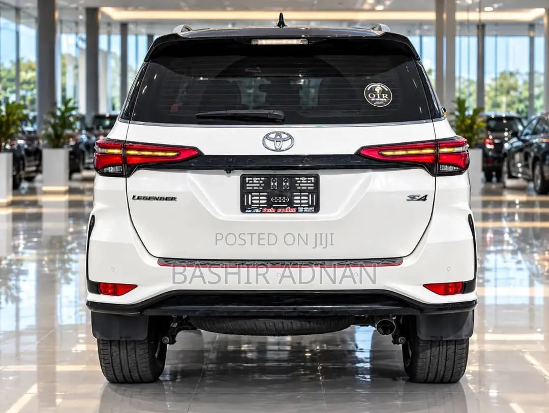 Toyota Fortuner 2.4 D AWD 2021 Black