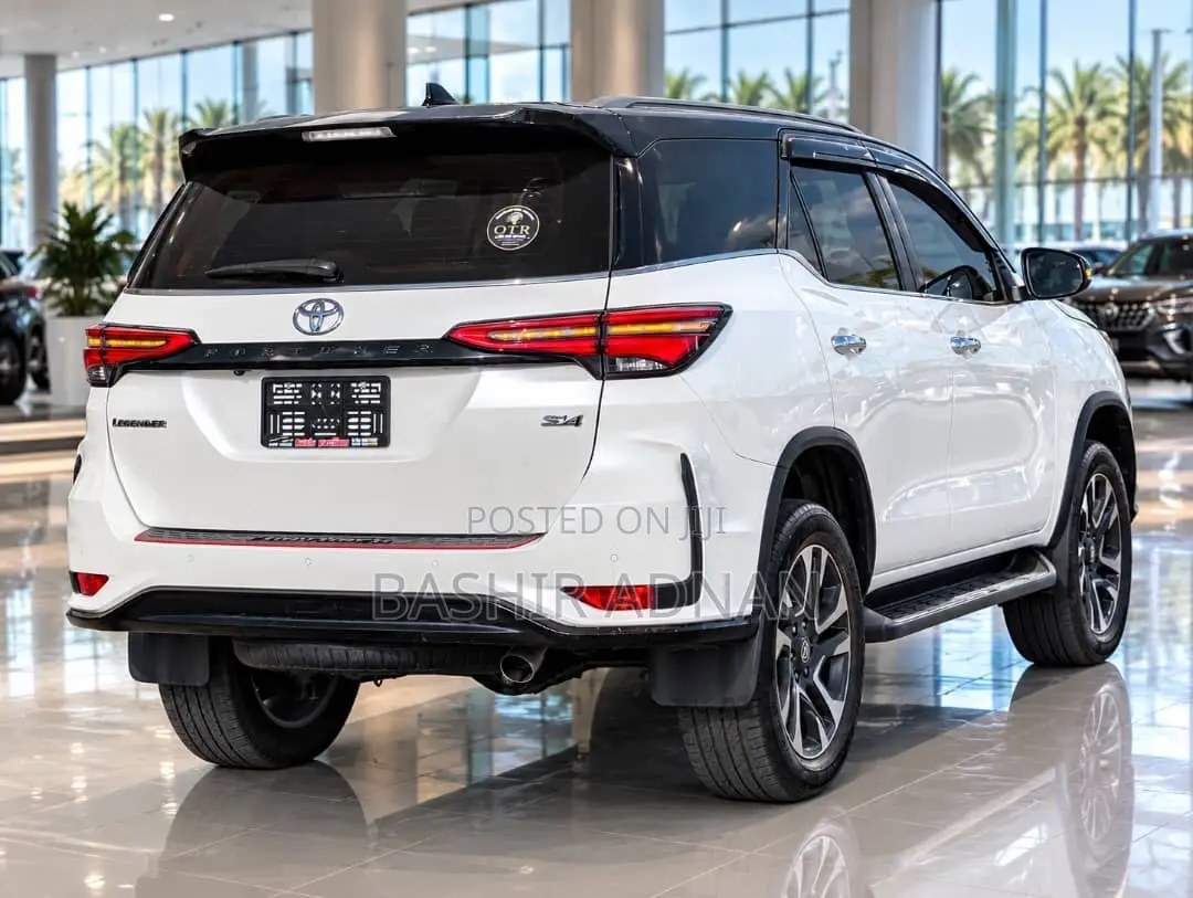 Toyota Fortuner 2.4 D AWD 2021 Black