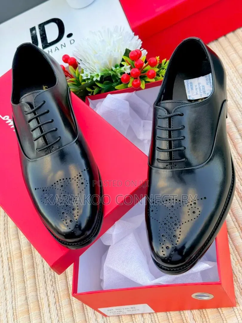 Salvatore Ferragamo Men’s Genuine Leather Oxford Shoes