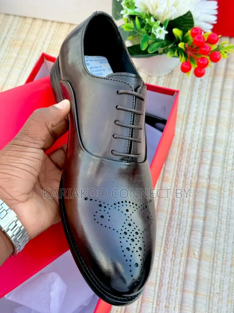 Salvatore Ferragamo Men’s Genuine Leather Oxford Shoes