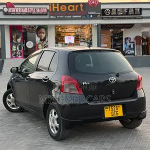 Toyota Vitz 2005 Black